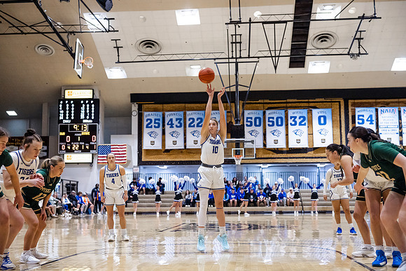 25DWUbballBismark.wheeler (2 of 119)