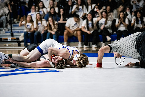 26DWUmwrestlingWhiteOut.wheeler (21 of 102)