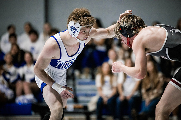 26DWUmwrestlingWhiteOut.wheeler (13 of 102)