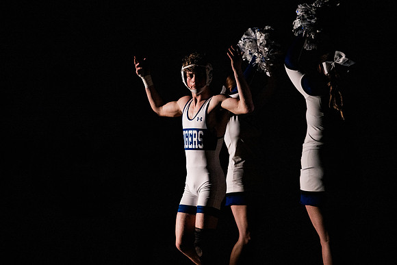 26DWUmwrestlingWhiteOut.wheeler (8 of 102)