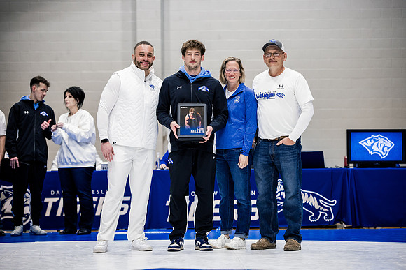 26DWUmwrestlingWhiteOut.wheeler (6 of 102)