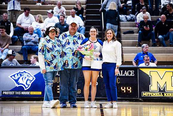 26DWUbballLastRegSeason.wheeler (62 of 65)