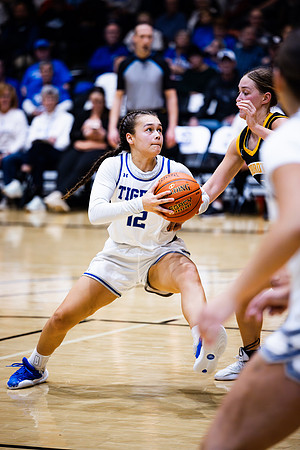 26DWUbballLastRegSeason.wheeler (37 of 65)