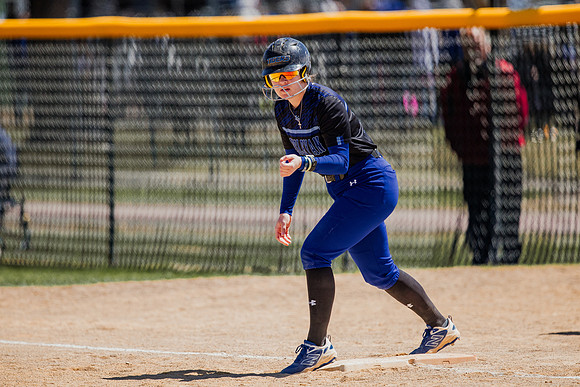 26DWUSoftballvMidSrDayBsBsrDay.wheeler (22 of 89)