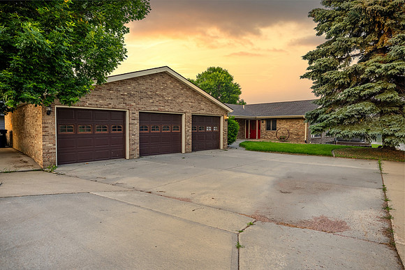 JG Lake Listing Ext. (1 of 10)