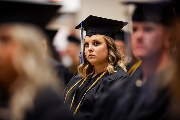 24dwuCommencement Day (76 of 168)