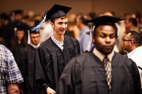 24dwuCommencement Day (77 of 168)