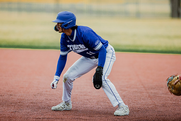 25DWUbsbvMMU (18 of 122)